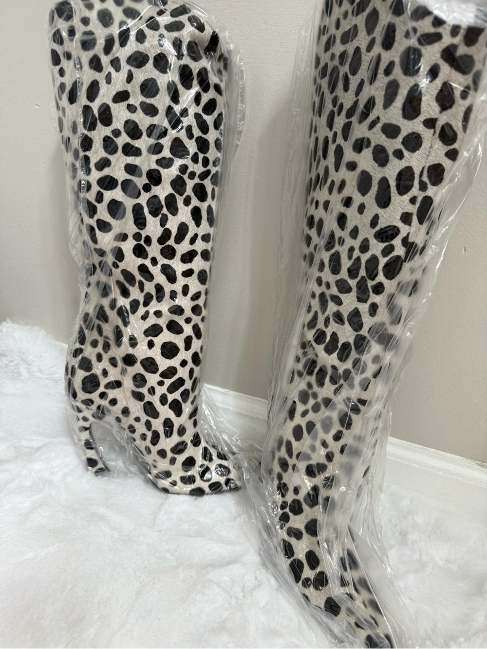 SCHUTZ Maryann Up Curve Calf Hair Boots Sz 7